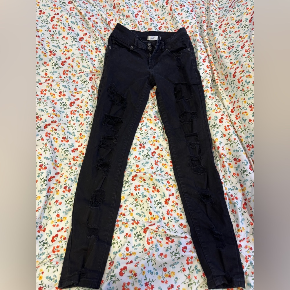 Stylish Black Distressed Women Jeans